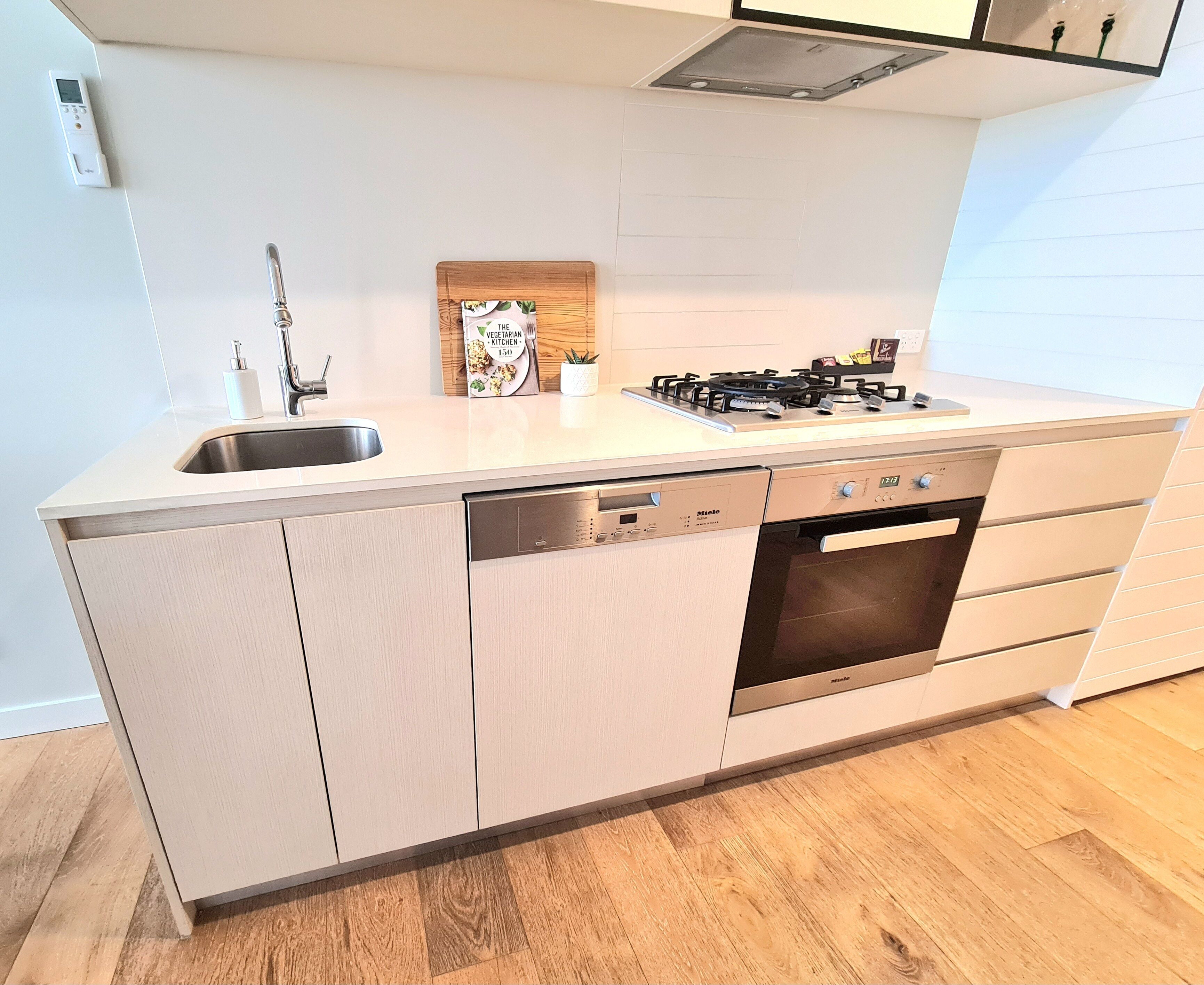 1 bedroom Waterfront / beach front accommodation Wyndham Harbour Werribee South 