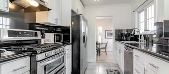 Old Town Tacoma Hot Tub and Fireplace