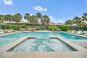 Piscine extérieure, piscine chauffée