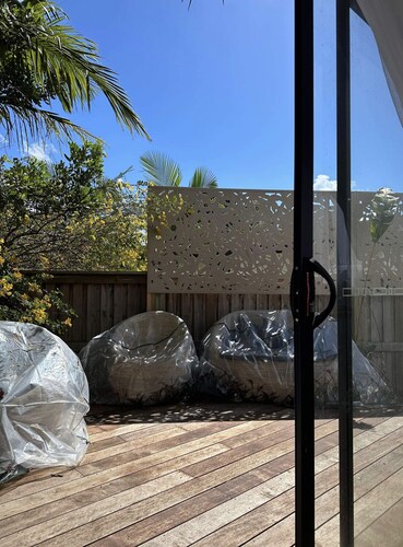 Private garden view studio