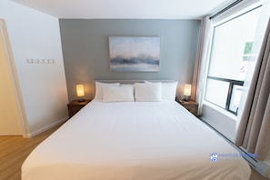 1 bedroom, free WiFi, bed sheets - Updated Blackcomb Mountain condo with Pool, Hot Tub and Great Ski Access (Whistler)
