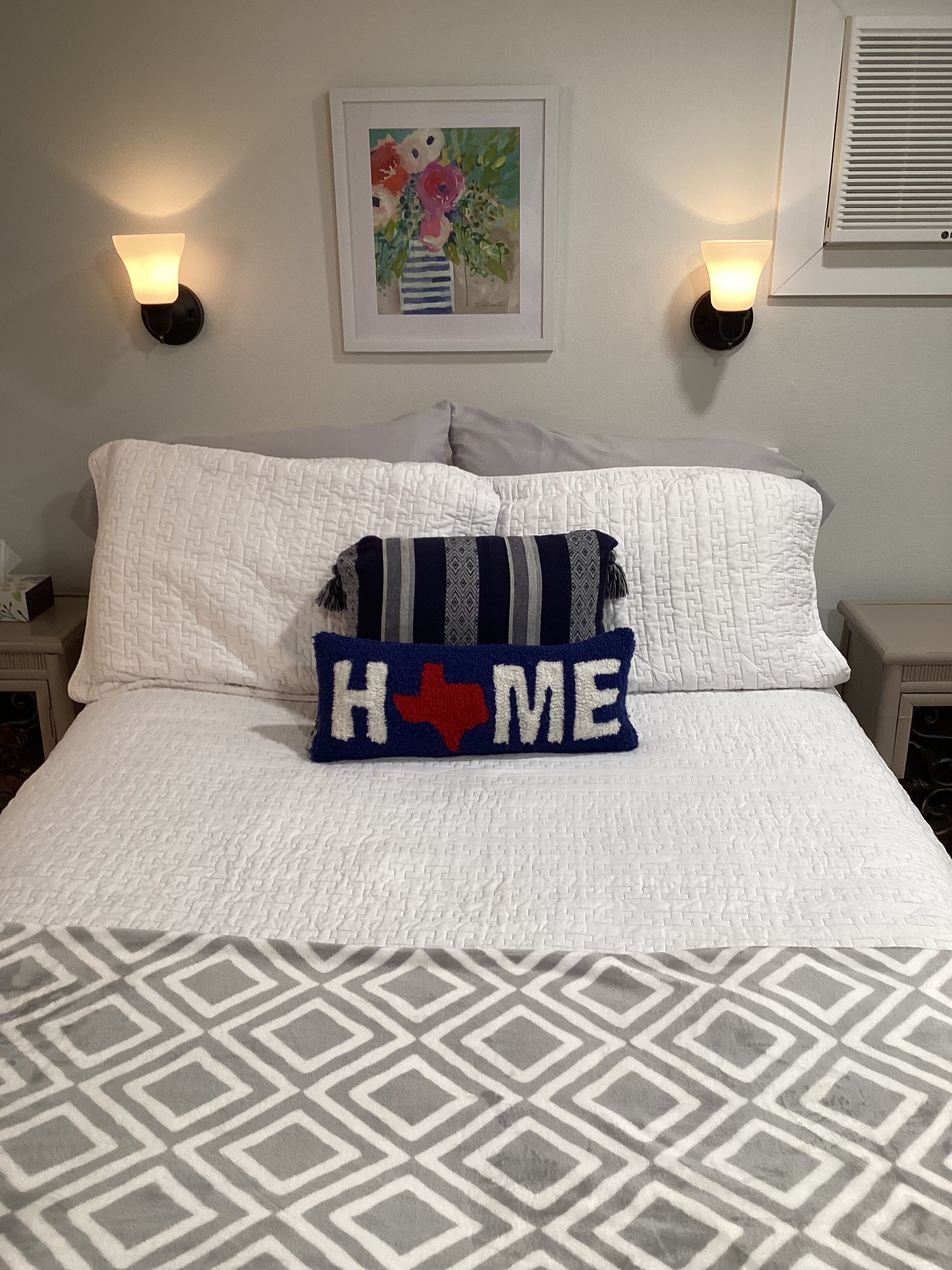 Cozy Guest House - Bastrop, TX
Relax in the pines! 