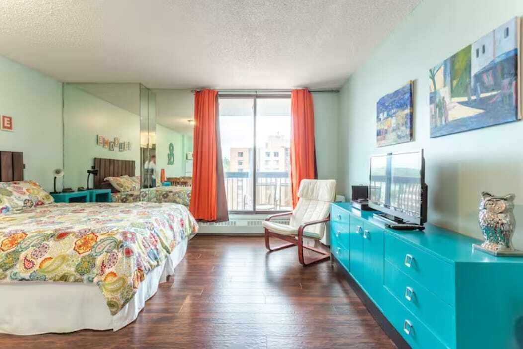 Downtown Calgary! Affordable!