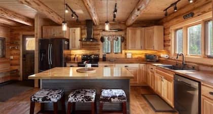 Peaceful Cabin Hideaway