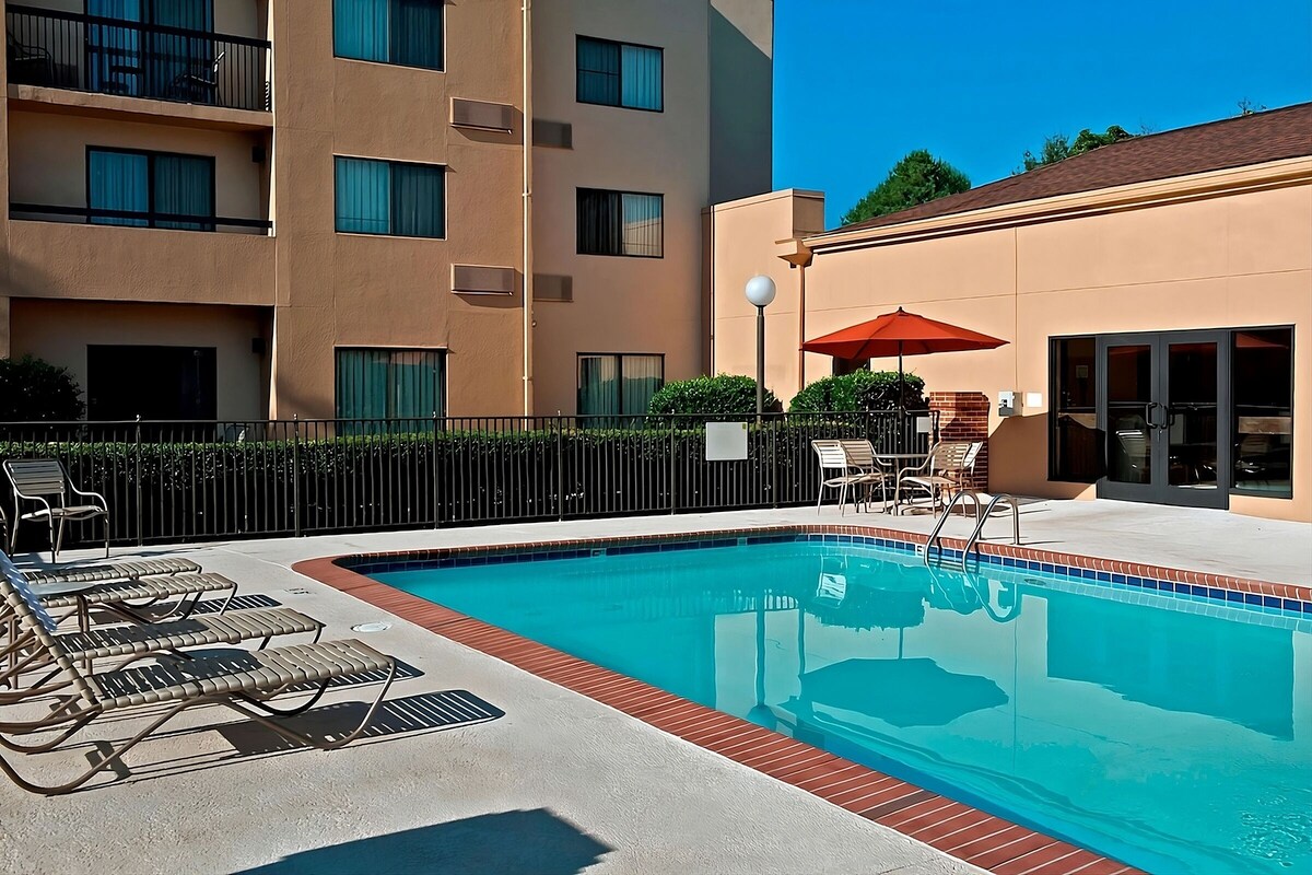 Minutes to Charlotte Motor Speedway! Outdoor Pool, Pet-friendly Property!