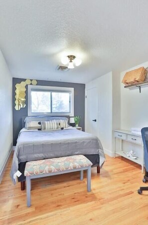 3 habitaciones, tabla de planchar con plancha, wifi y ropa de cama
