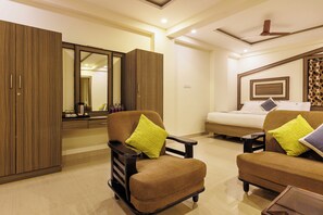 Comfort Quadruple Room | Desk, soundproofing, free WiFi - Hotel Comfort Park (Chennai)