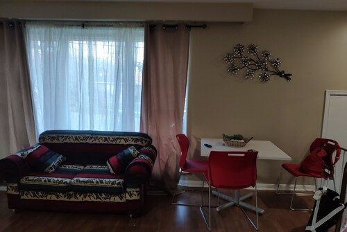 Comfortable 3BD home -5 mins to Scarborough Town center