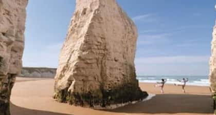 This cottage is a 4 bedroom(s), 2 bathrooms, located in Broadstairs, England.