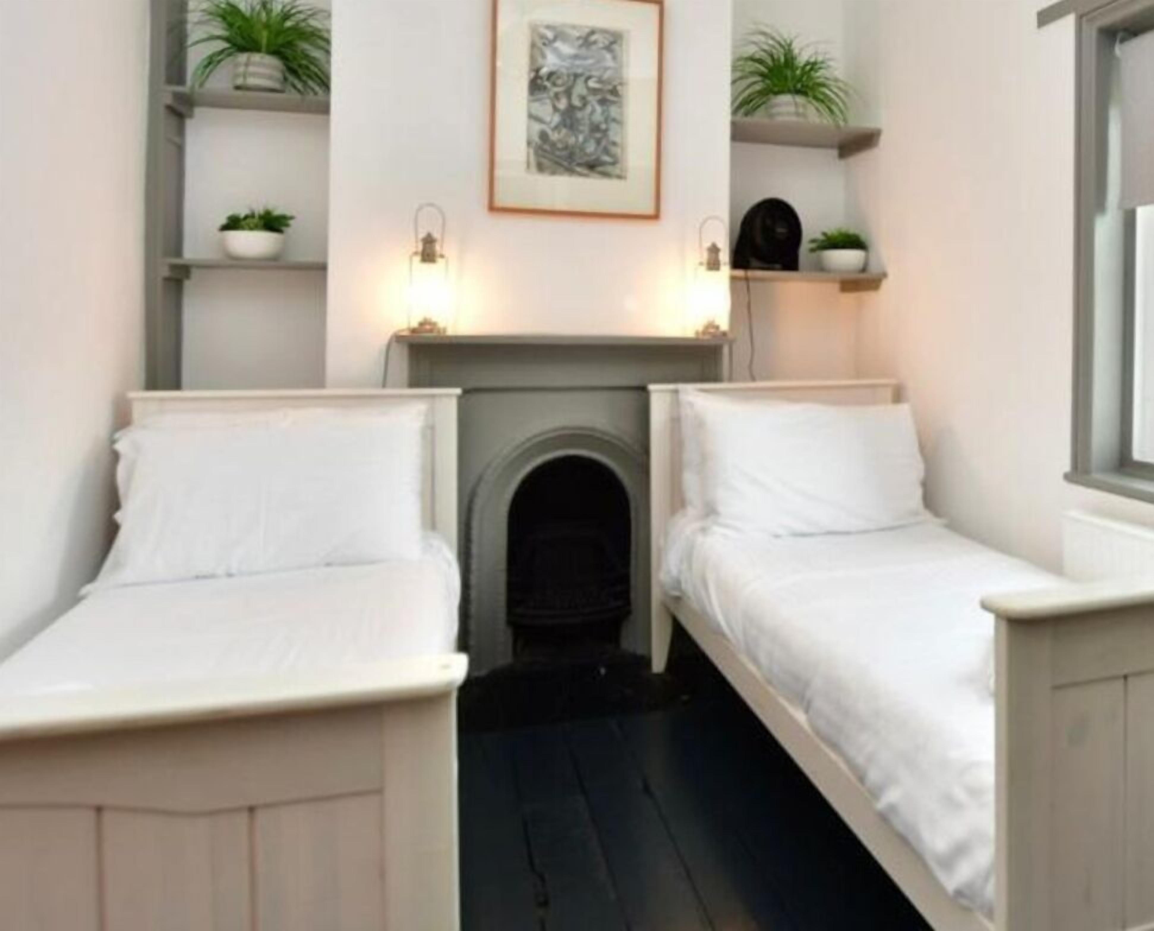 4 bedrooms, iron/ironing board, travel cot, free WiFi