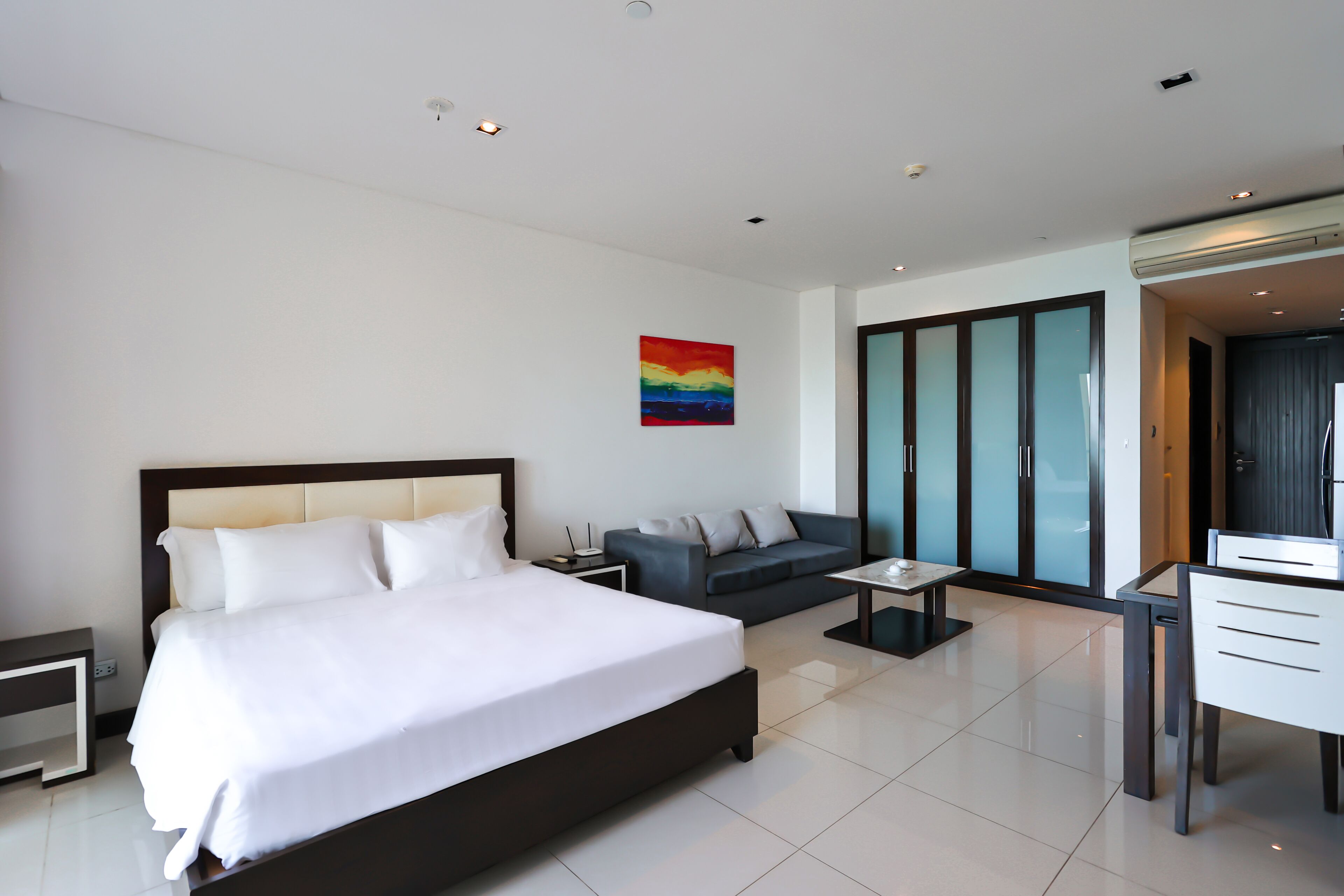 Deluxe Apartment, Non Smoking, Ocean View | Egyptian cotton sheets, premium bedding, pillow-top beds