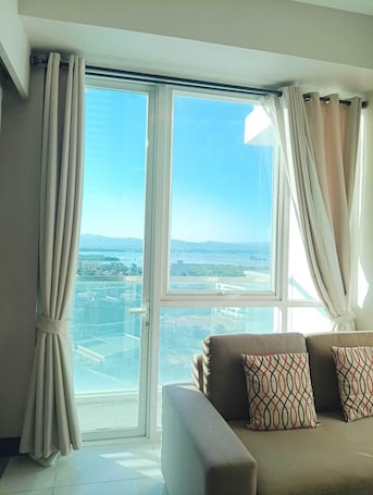 Executive Room | Ruang tamu | 32 inci televisyen LCD dengan kabel, TV