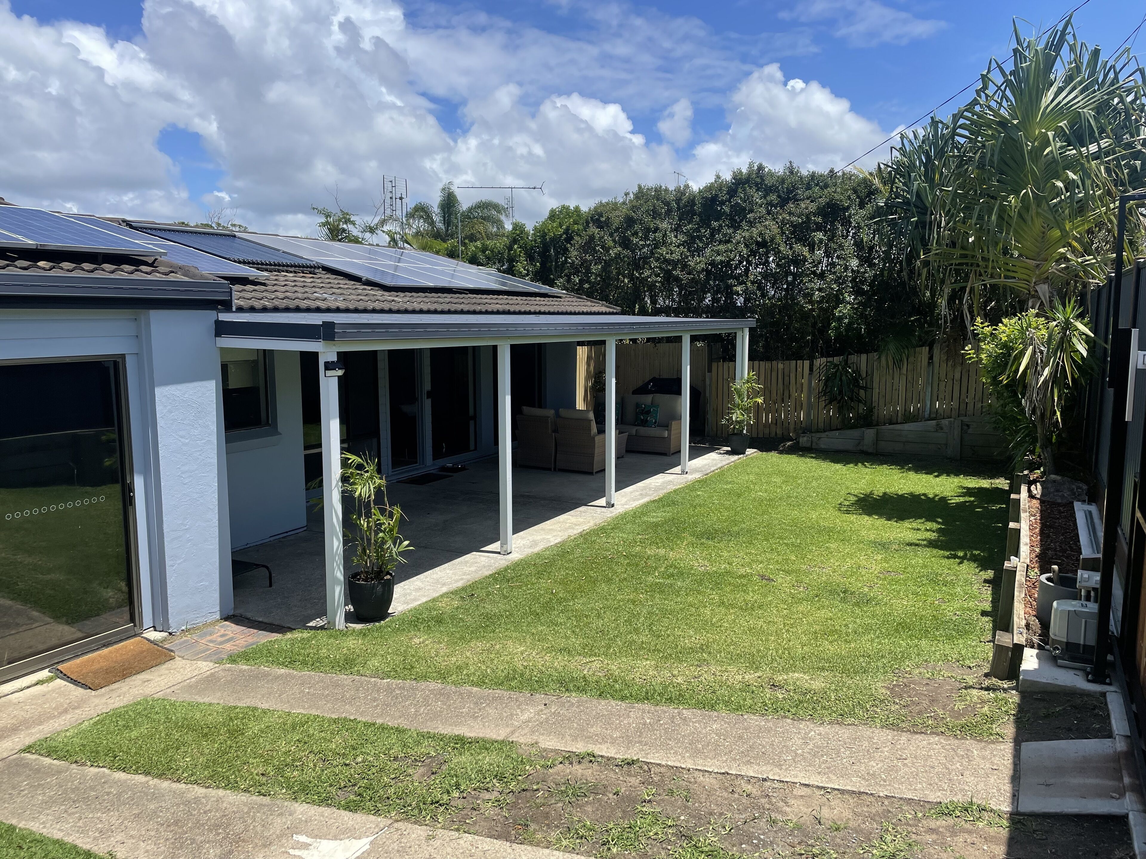 Family friendly 3 Bedroom home in premium location.