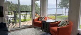02 - Orca Lookout Cottage By The Sea at Alder Bay