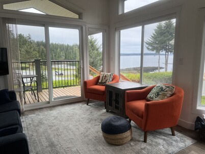02 - Orca Lookout Cottage By The Sea at Alder Bay