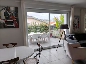 تلفزيون، كُتُب