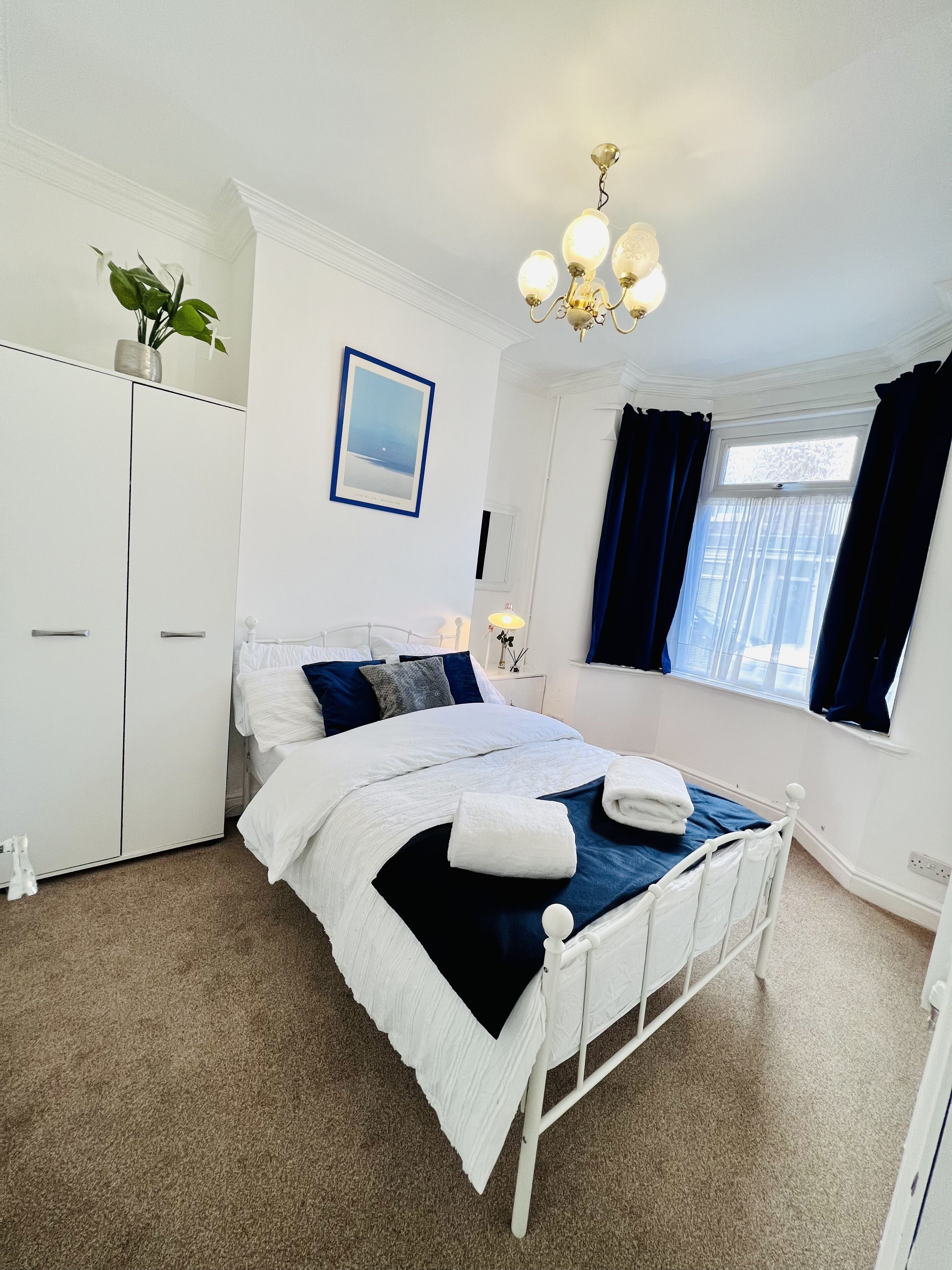 3 bedrooms, WiFi, bed sheets