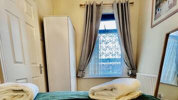 3 bedrooms, WiFi, bed sheets