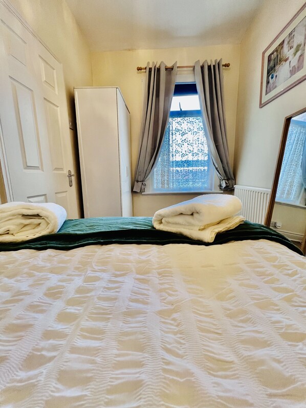 3 bedrooms, WiFi, bed sheets