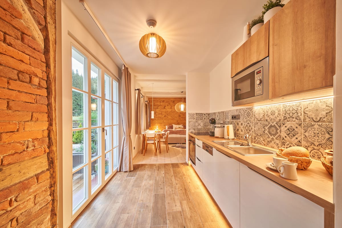 Deluxe Studio Suite | Living area | Smart TV