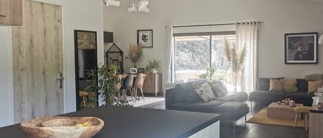 Télévision, jeux vidéo, livres