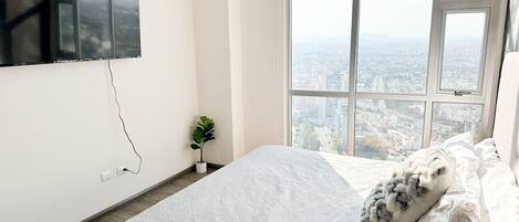 2 Schlafzimmer, Schreibtisch, Bügeleisen/Bügelbrett, WLAN