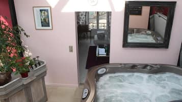 Suite Superior, Bebas Asap Rokok, hot tub | Didekorasi berbeda-beda dan dilengkapi dengan perabotan berbeda-beda
