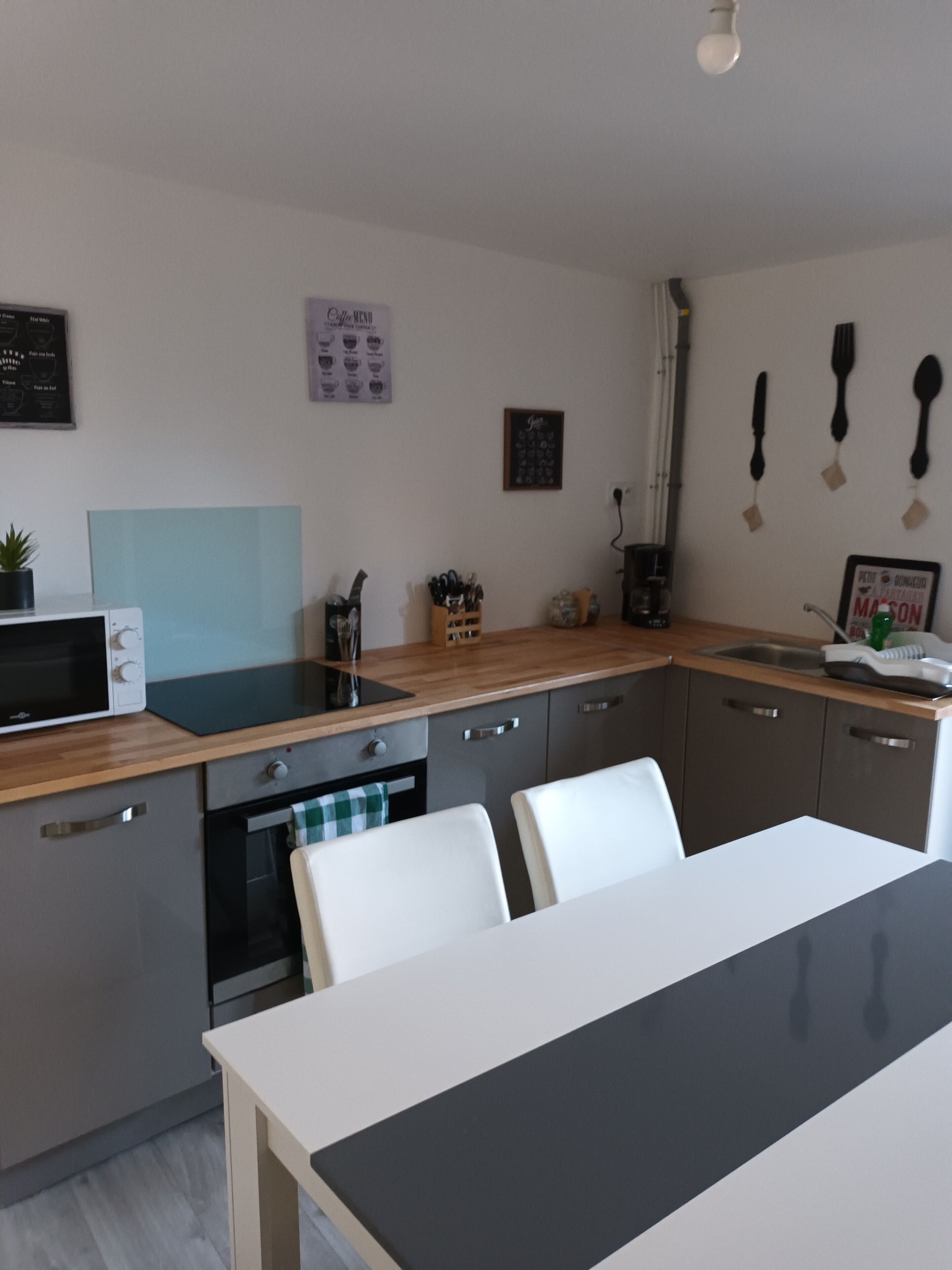 The cottage of the well