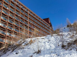 Exterior - Renovated apartment near station with balcony, 6/7 pers, free WIFI (Les Arcs 2000)