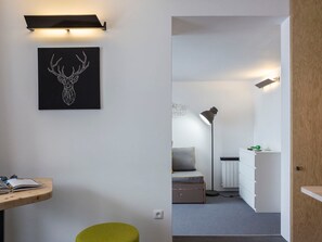 Interior - Renovated apartment near station with balcony, 6/7 pers, free WIFI (Les Arcs 2000)