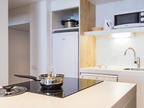 Private kitchen - Renovated apartment near station with balcony, 6/7 pers, free WIFI (Les Arcs 2000)
