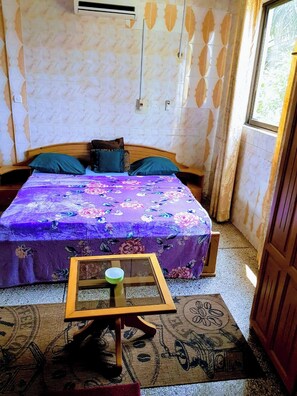 Room, Multiple Bedrooms, City View | 10 bedrooms - Room-renajoe Exclusive Guesthouse Tema C (Tema)