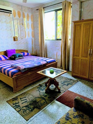 Room, Multiple Bedrooms, City View | 10 bedrooms - Room-renajoe Exclusive Guesthouse Tema C (Tema)