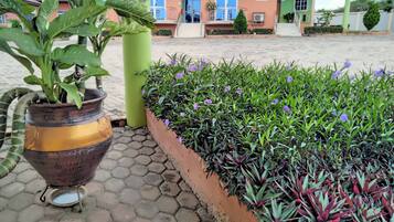 Zimmer, Mehrere Schlafzimmer, Stadtblick | Eingangsbereich