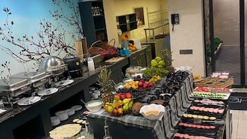 Daily buffet breakfast (USD 8 per person)