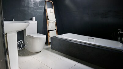 The ZenDen-Cozy Cabin perfect hideout for couples