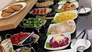 فطور كامل مجانًا يوميًا