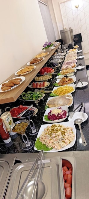 Tägliches inbegriffenes großes Frühstück