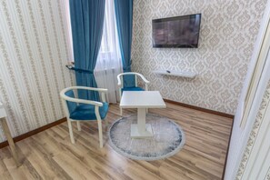 Superior-Zweibettzimmer | Essbereich im Zimmer