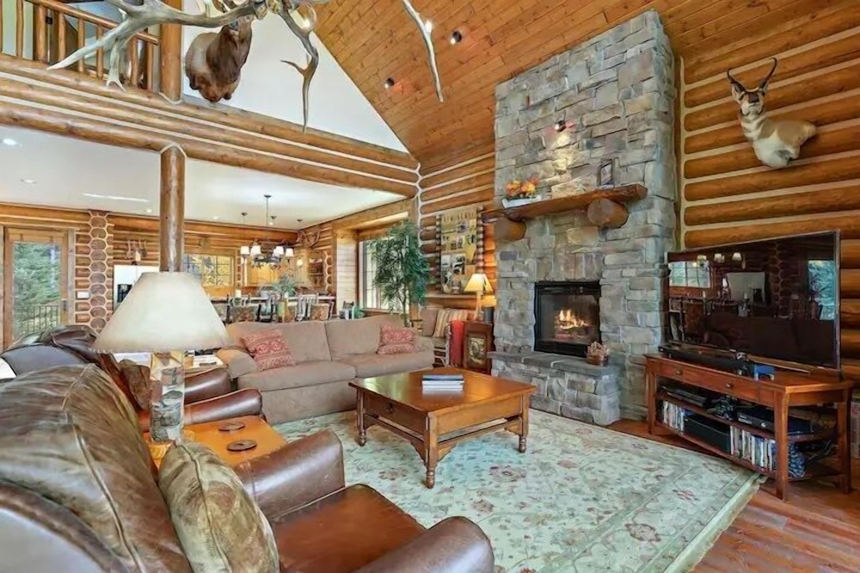 Luxury Family Cabin in Teton Springs, Victor. A short ride to Wilson and Jackson.