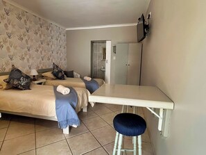 Zimmer, 1 Schlafzimmer, barrierefrei, Raucher | Wohnbereich
