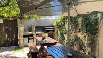 Habitación, 1 habitación, accesible para personas con discapacidad, fumadores | Zona de parrillas o pícnic