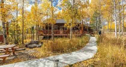 All 4 cabins, 5 min to Grand Lake, 7 BR sleeps 23, Aspen Leaf Lodges