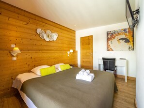 2 bedrooms, WiFi - Tignes Apartment 6 pers, ski-in/ski-out, balcony, pets allowed (Tignes)