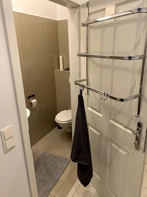 Apartment, 1 Schlafzimmer, Gartenblick | Badezimmer
