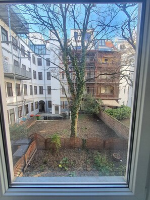 Apartment, 1 Schlafzimmer, Gartenblick | Unterkunftsgelände