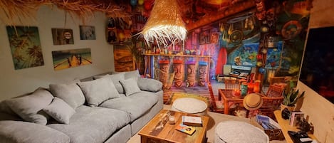 Smart-TV, DVD-Player, Bücher, Videothek