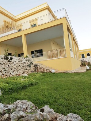 Appartement, 1 chambre, patio, vue sur le jardin | Façade de l’hébergement 