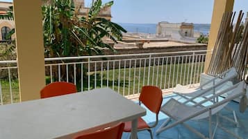 Apartment, 1 Bedroom, Patio, Garden View | Balcony