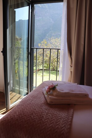 2 quartos, ferros/tábuas de passar roupa, Wi-Fi de cortesia